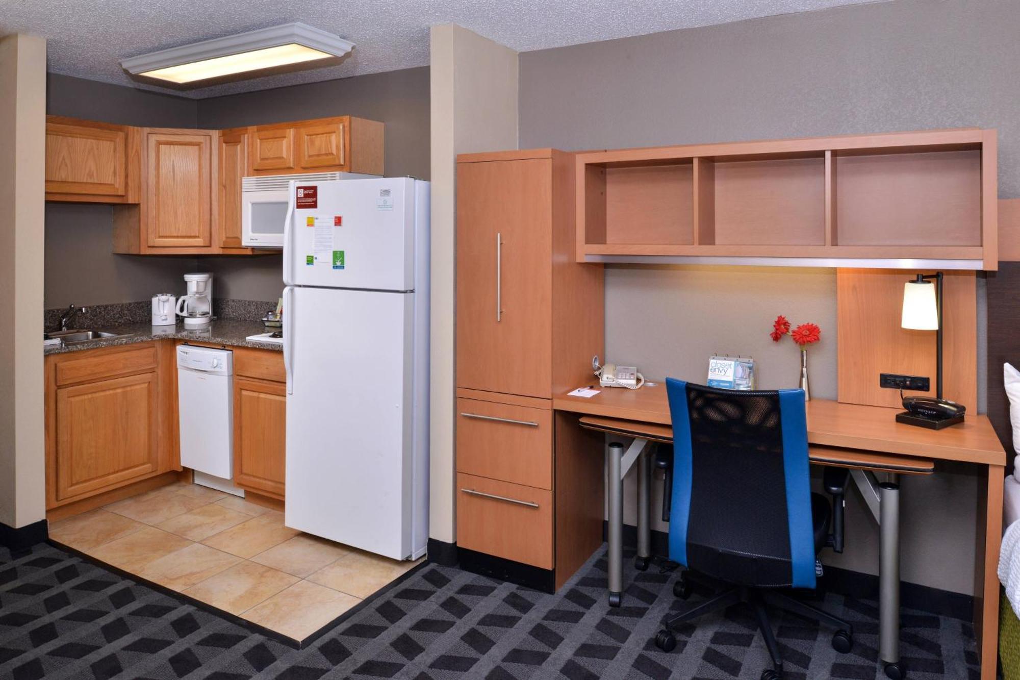 Towneplace Suites Detroit Warren Eksteriør bilde