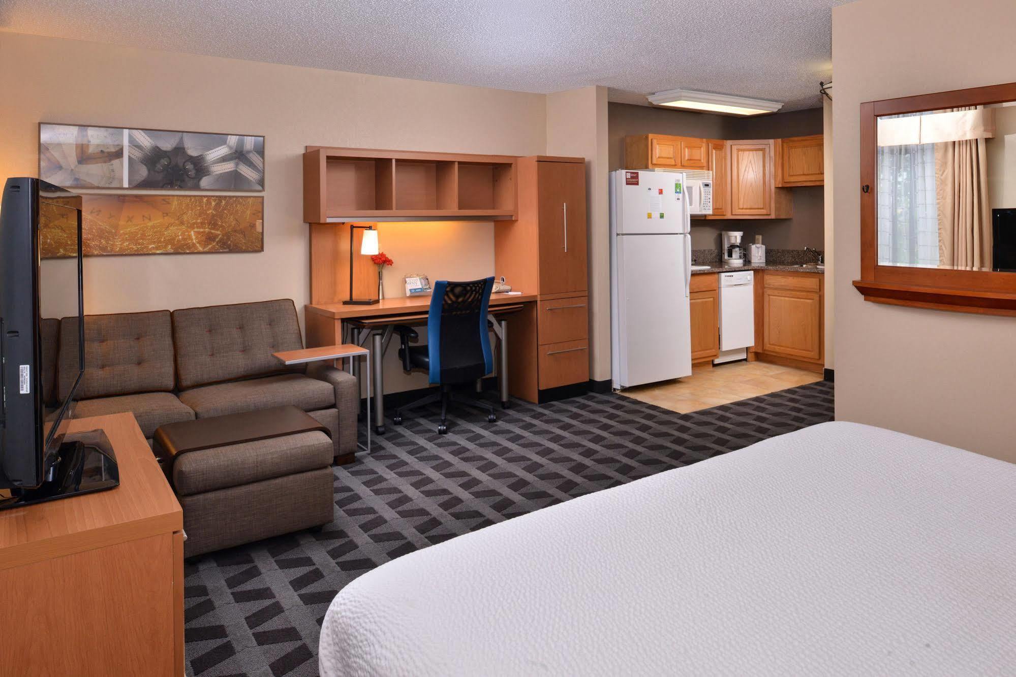 Towneplace Suites Detroit Warren Eksteriør bilde