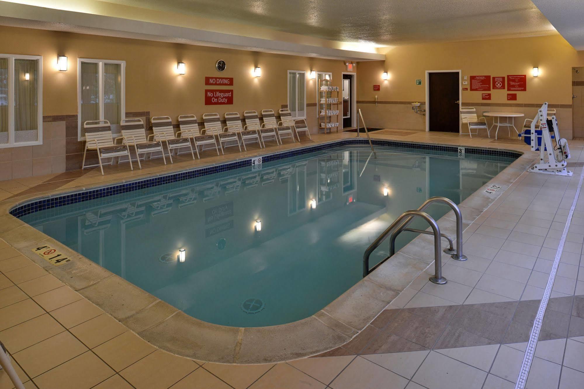 Towneplace Suites Detroit Warren Eksteriør bilde